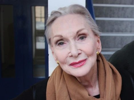 how old is sian phillips