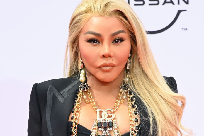 how old is lil kim