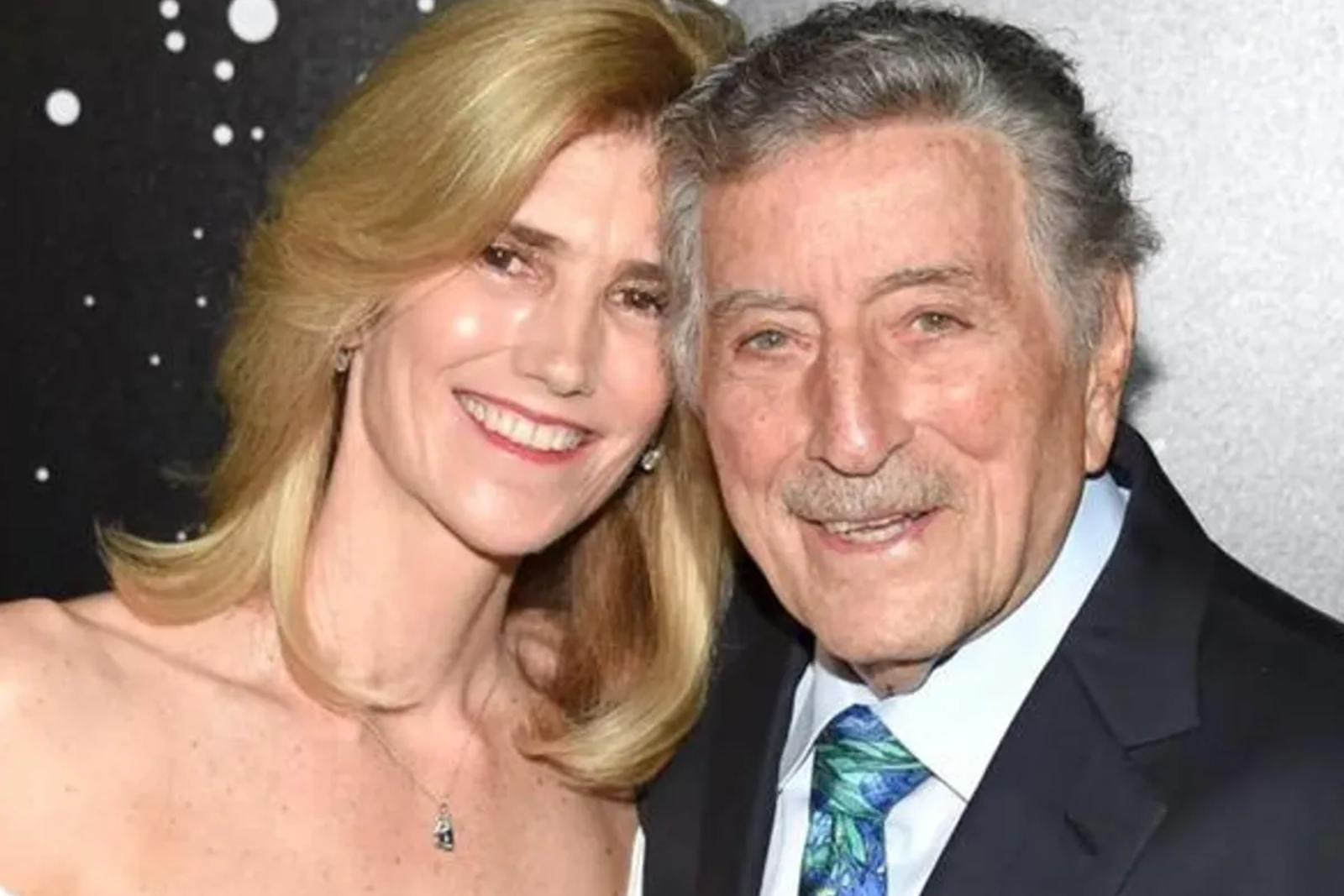how old is tony bennett wife