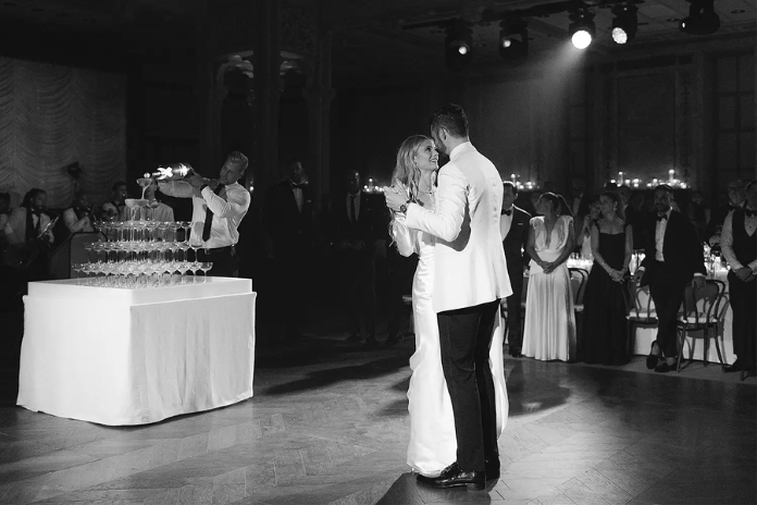 See Kevin Love and Kate Bock's Wedding Cake