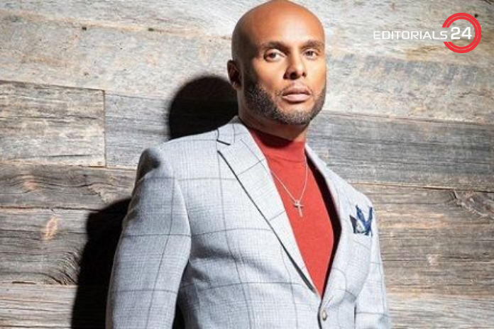 how old is kenny lattimore