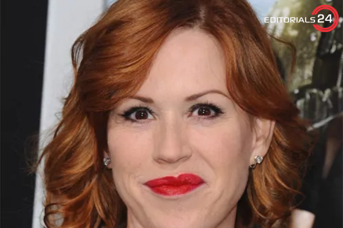 how old is molly ringwald