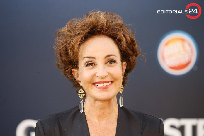how old is annie potts