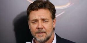 unknown facts about russell crowe