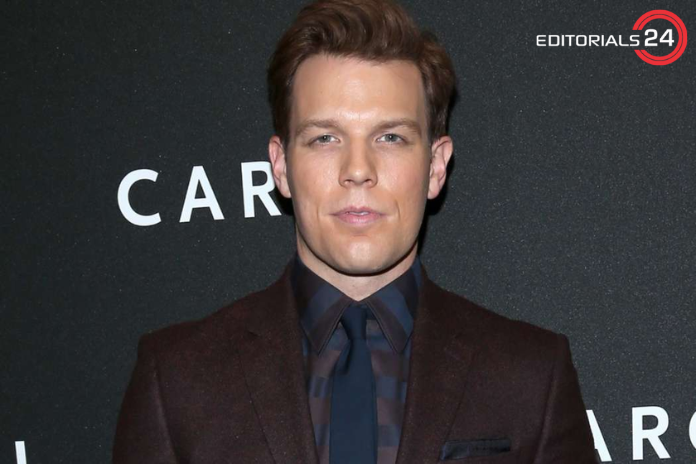 how old is Jake Lacy