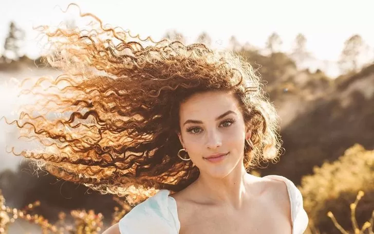 how old is sofie dossi